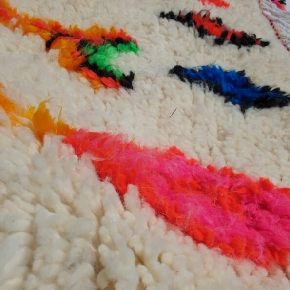 White Azilal Moroccan Rug | Vintage Moroccan Rug | Vintage Berber Rug | Moroccan Area Rug | Authentic Handmade Moroccan Wool Rug | 5'3x3'3 ft - Image 7