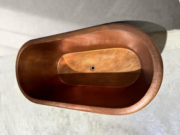 Handmade Copper Bathtub Handcrafted Copper Bathtub Luxury and Unique Design for Your Space Stylish copper Bathtub Elegance forYour Bathroom - Image 2