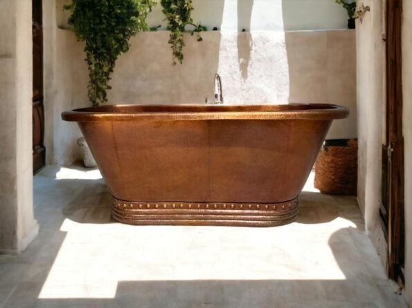 Handmade Copper Bathtub Handcrafted Copper Bathtub Luxury and Unique Design for Your Space Stylish copper Bathtub Elegance forYour Bathroom - Image 5