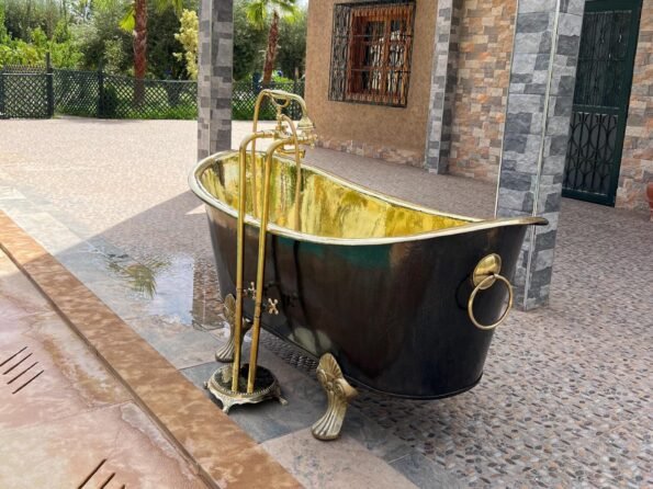 Antique Brass Freestanding Bathtub | Vintage Clawfoot Tub | Moroccan Black bathtub | Customizable Brass Bathtub - Image 3