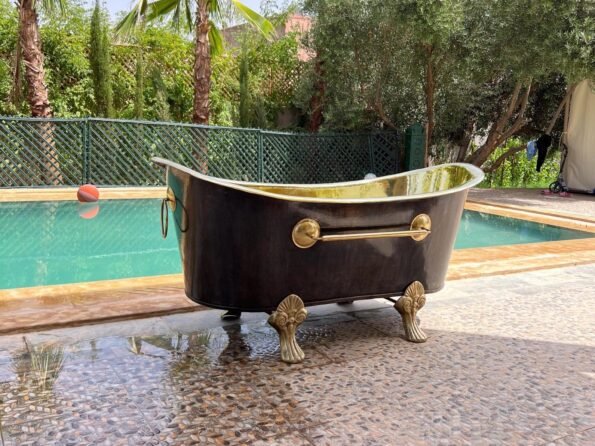 Antique Brass Freestanding Bathtub | Vintage Clawfoot Tub | Moroccan Black bathtub | Customizable Brass Bathtub