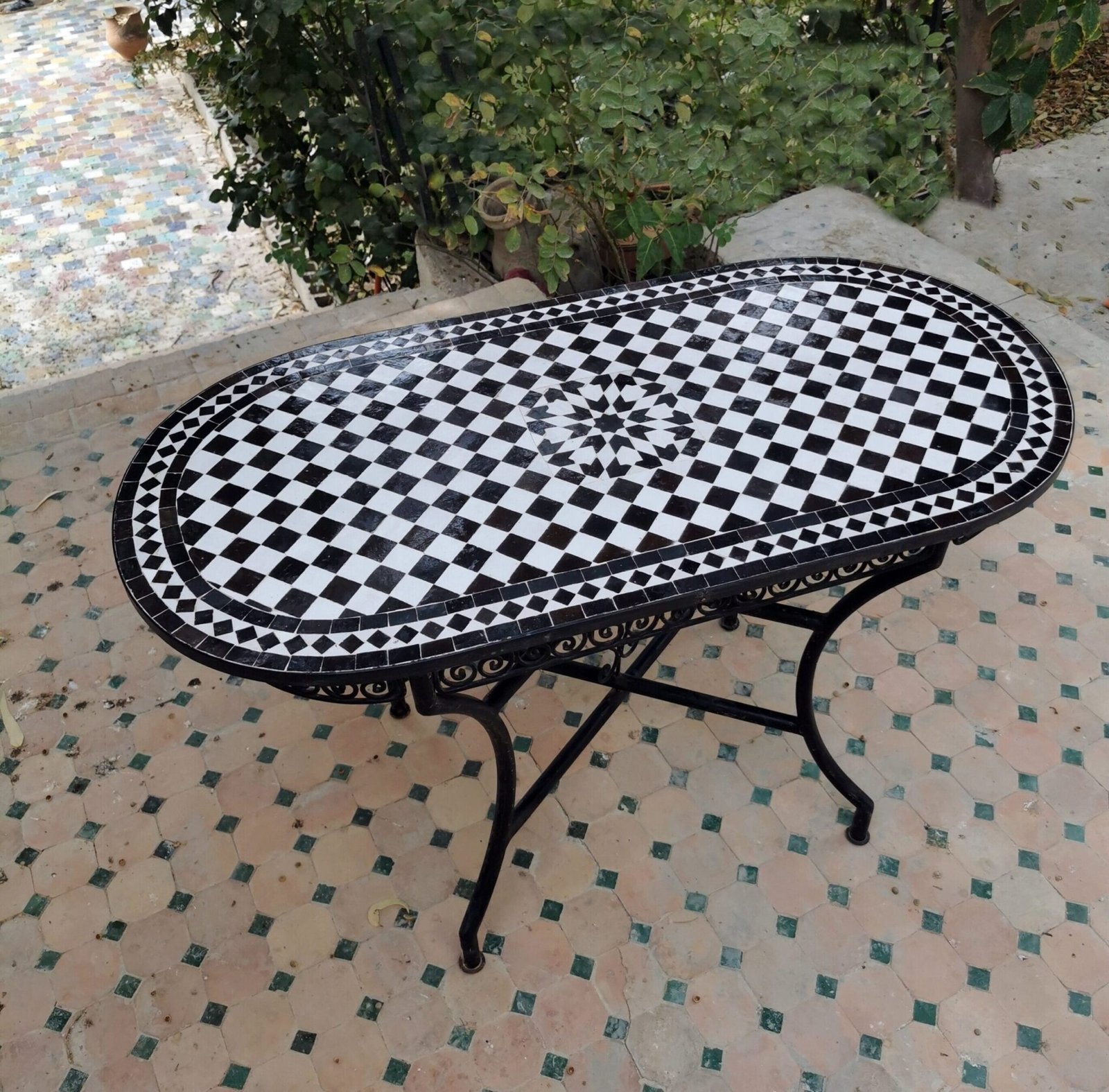 CUSTOMIZABLE Oval Mosaic Table - Crafts Mosaic Table - Black and White Mid Century Zellije Table - Dinin Table - GIFT