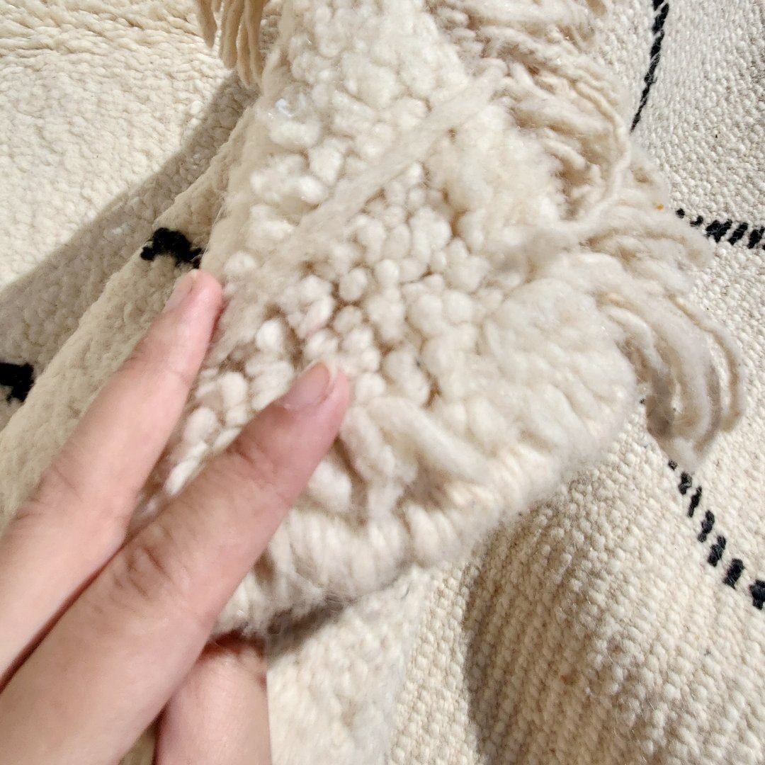 lalla-beni-ouarain-black-white-rug-100-wool-handmade-in-morocco-115971