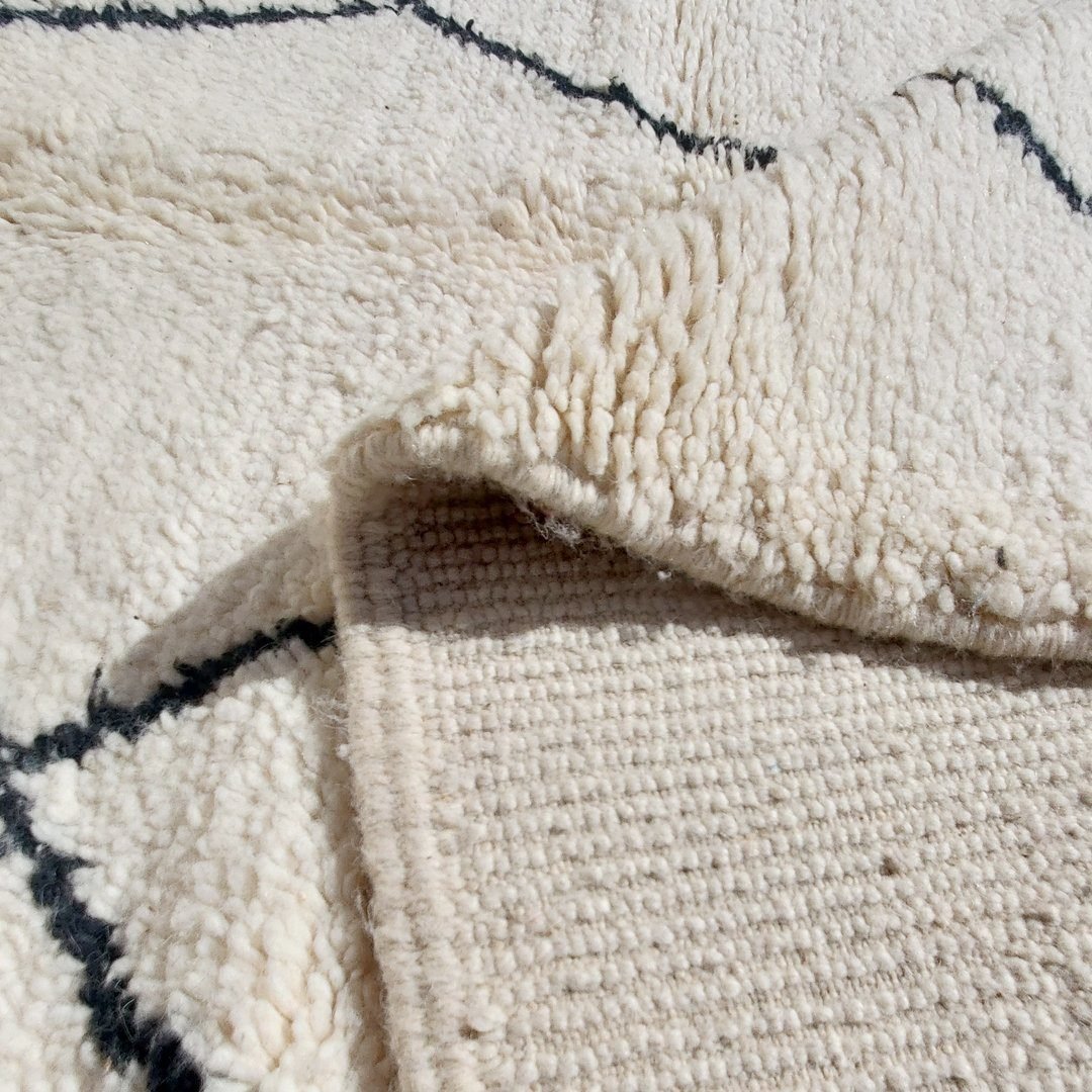 lalla-beni-ouarain-black-white-rug-100-wool-handmade-in-morocco-719743