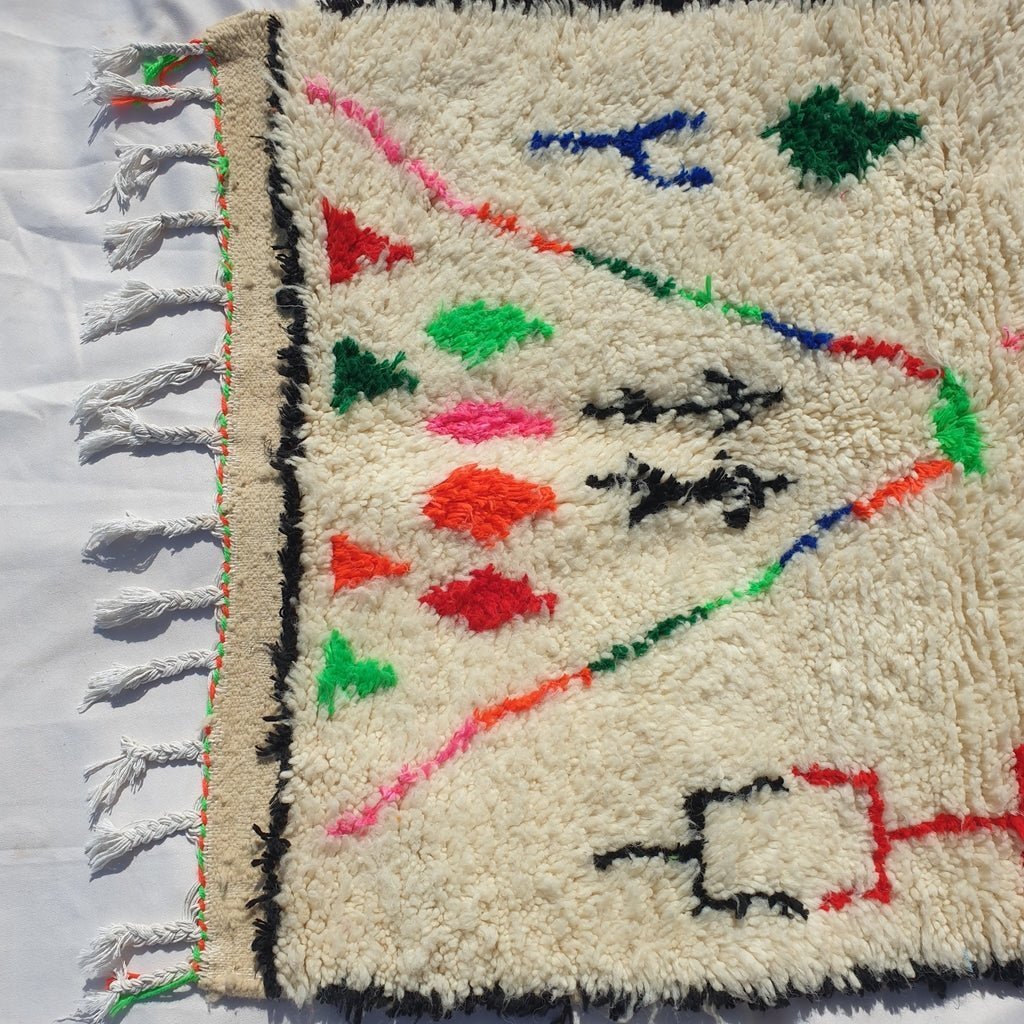 white-azilal-moroccan-rug-vintage-moroccan-rug-vintage-berber-rug-moroccan-area-rug-authentic-handmade-moroccan-wool-rug-48x33-ft-595394