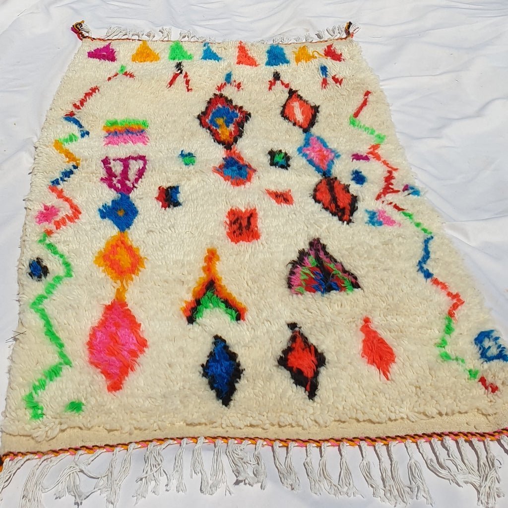 white-azilal-moroccan-rug-vintage-moroccan-rug-vintage-berber-rug-moroccan-area-rug-authentic-handmade-moroccan-wool-rug-53x33-ft-591816